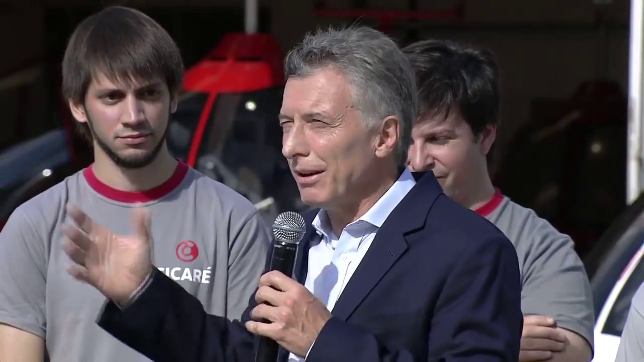 El presidente Mauricio Macri visitó la Planta Cicaré en Saladillo