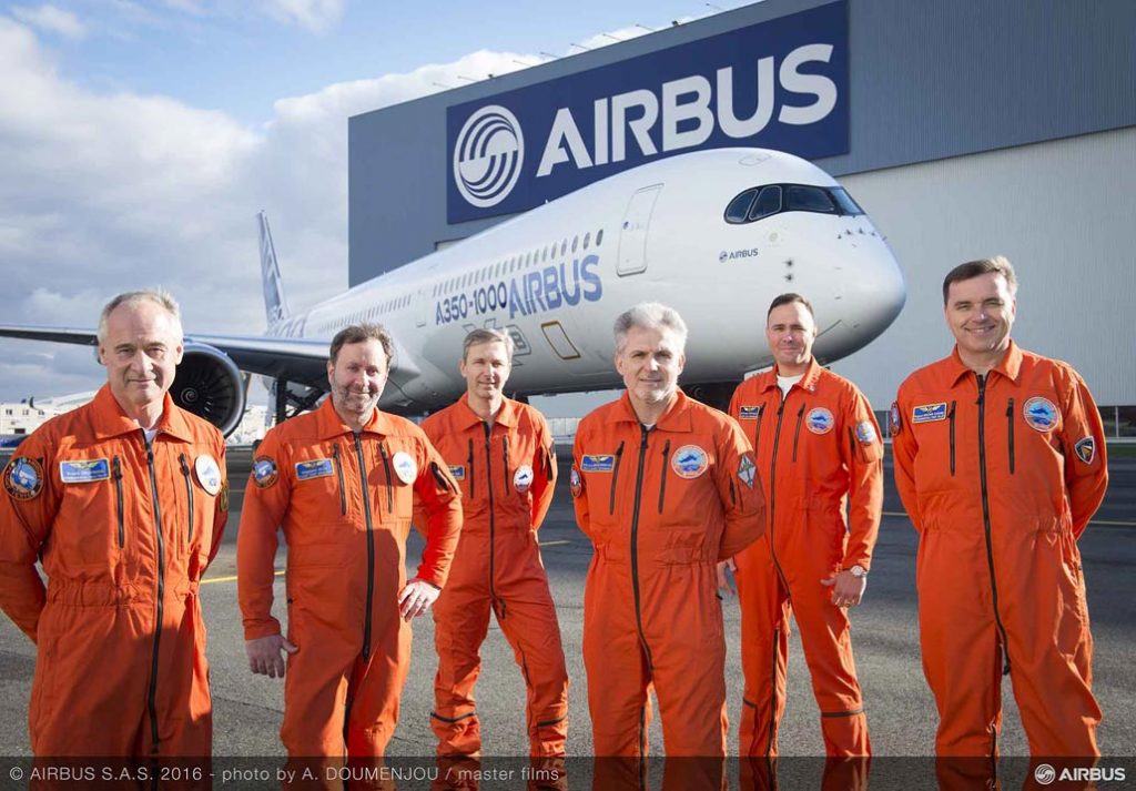 El A350-1000 realizó con éxito su primer vuelo airbus-a350-1000-first-flight-crew