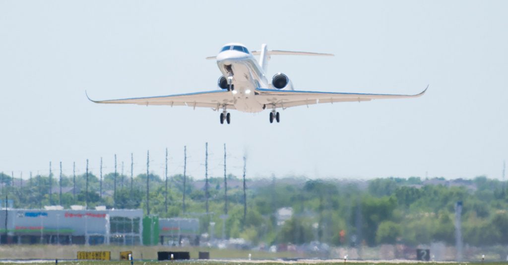 Avanza el programa de certificación del nuevo Cessna Citation "Longitude" Cessna Citation "Longitude" despegando