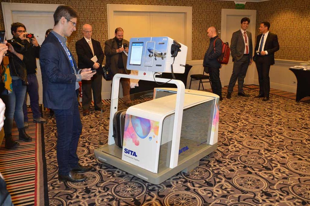 SITA presentó en Buenos Aires a "LEO", su robot de Equipajes Robot de equipajes SITA