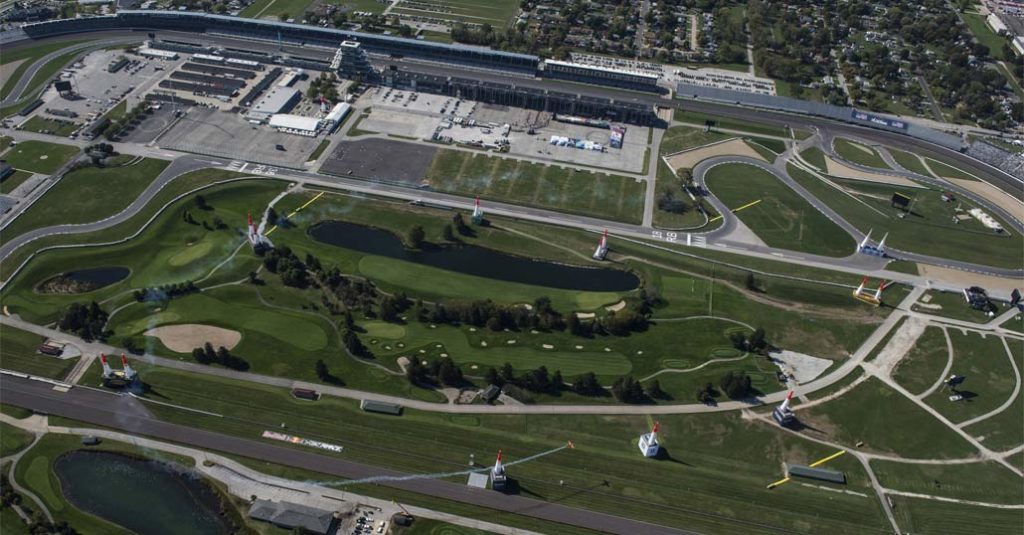 RED BULL AIR RACE 2017 – FINAL: Analizamos el circuito de Indianapolis red bull air race world championship 2017 indianapolis race track aerial photo by Joerg Mitter