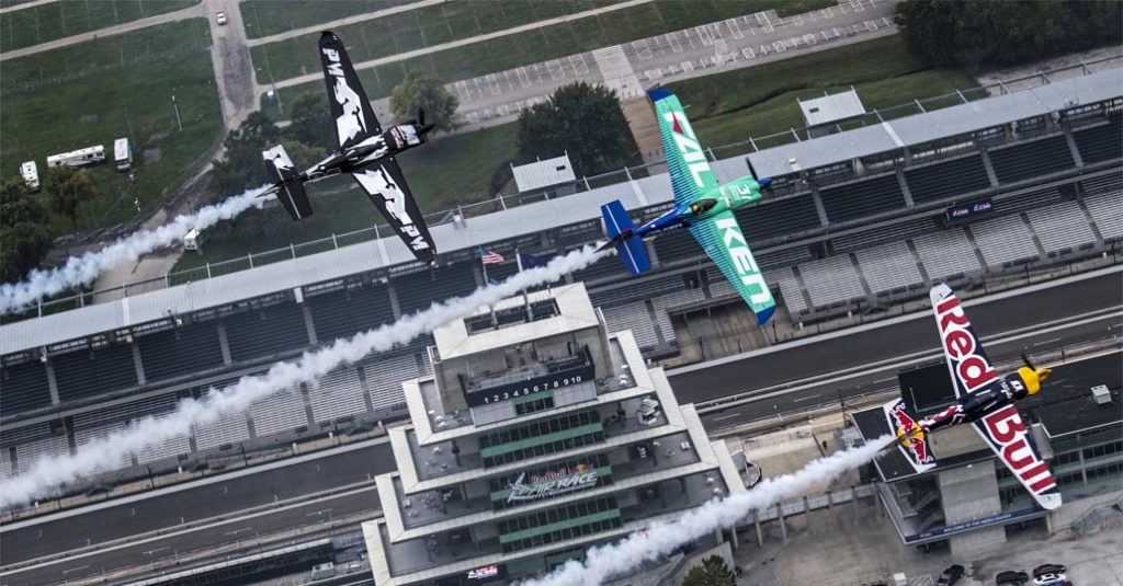 RED BULL AIR RACE 2017 – FINAL: Analizamos el circuito de Indianapolis red bull air race world championship 2017 indianapolis race track formation flight Joerg Mitter