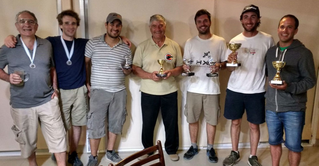 HANGAR X - "Torneo de Acrobacia EAA - Argentina 2017". Con la participación de nueve pilotos en las categorías "Primary" y "Sportsman", volvió a disputarse en Argentina una competencia de Acrobacia Aérea, en el Aeródromo de General Rodriguez.