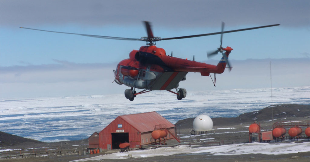 50° Aniversario de la Base Antártica Marambio HANGAR X - Campaña Antártica 2017-2018: Traslado de helicópteros