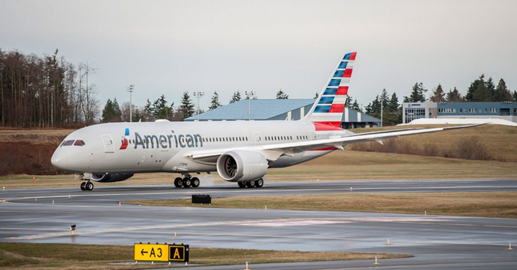 American Airlines envía 25.000 notificaciones de licencias a sus empleados HANGAR X - American Airlines