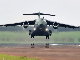 El primer Embraer KC-390 de serie realizó su primer vuelo
