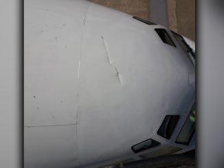 Boeing 737-500 (T-04) abollado por el Airbus A310 del Rey de España en Aeroparque / Marzo 2019