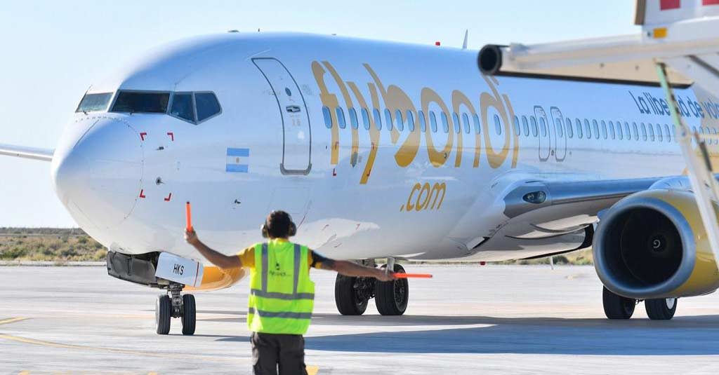 Flybondi comenzó a volar a Trelew Boeing 737-800 / Flybondi