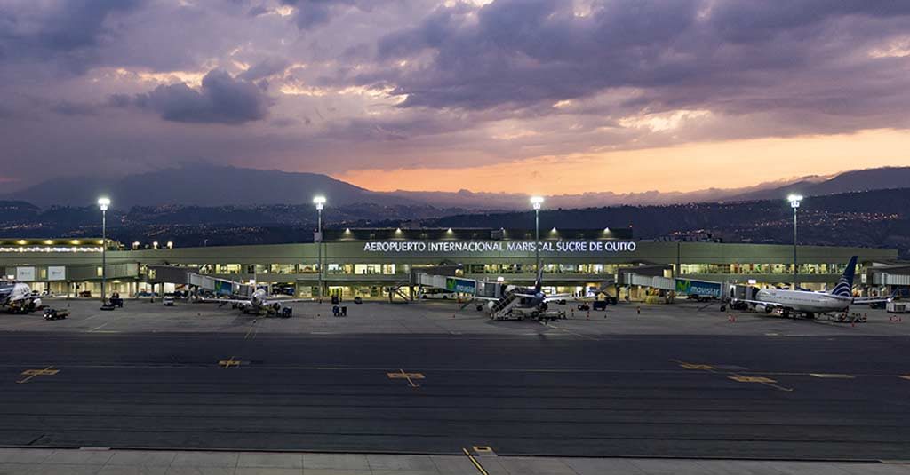 Coronavirus - Ecuador prohíbe el ingreso de extranjeros por vía aérea Aeropuerto Internacional Mariscal Sucre / Quito, Ecuador