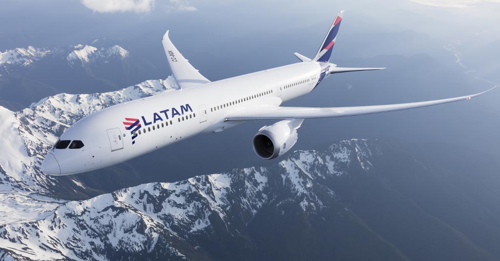 LATAM Airlines - Más vuelos internacionales en octubre y aumento de operación doméstica en Colombia LATAM Airlines Group / Boeing 787-9