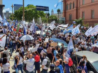 Argentina: Masiva movilización de los sindicatos aeronáuticos