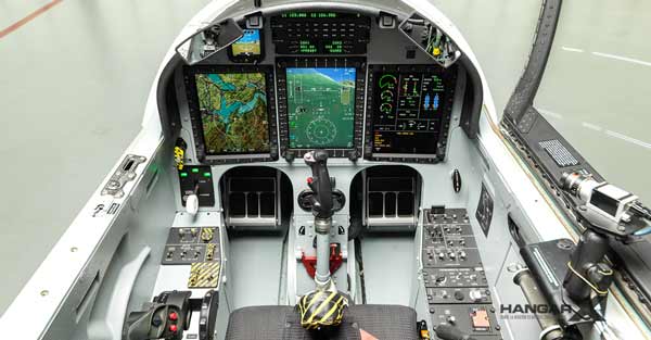 Pilatus Aircraft Presento Su Entrenador Basico Pc 7 Mkx B2