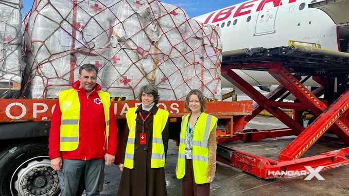 Iberia lleva 12 toneladas de ayuda humanitaria a Budapest para responder a la emergencia en Ucrania Iberia lleva 12 toneladas de ayuda humanitaria a Budapest para responder a la emergencia en Ucrania
