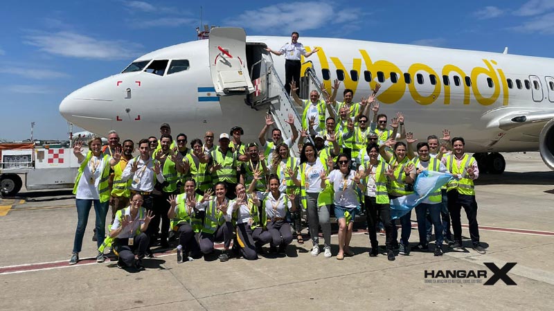 Flybondi recibió su décimo avión y comienza una nueva etapa de crecimiento