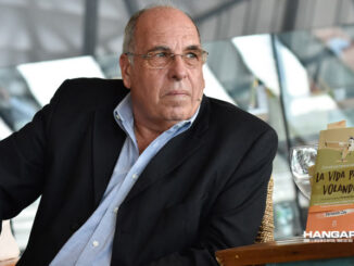 Fernando Zas presento su libro "La vida pasa volando"