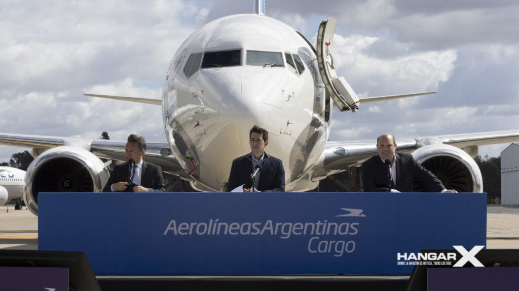 Aerolíneas Argentinas Cargo presentó su primer avión Aerolíneas Argentinas Cargo presentó su primer avión