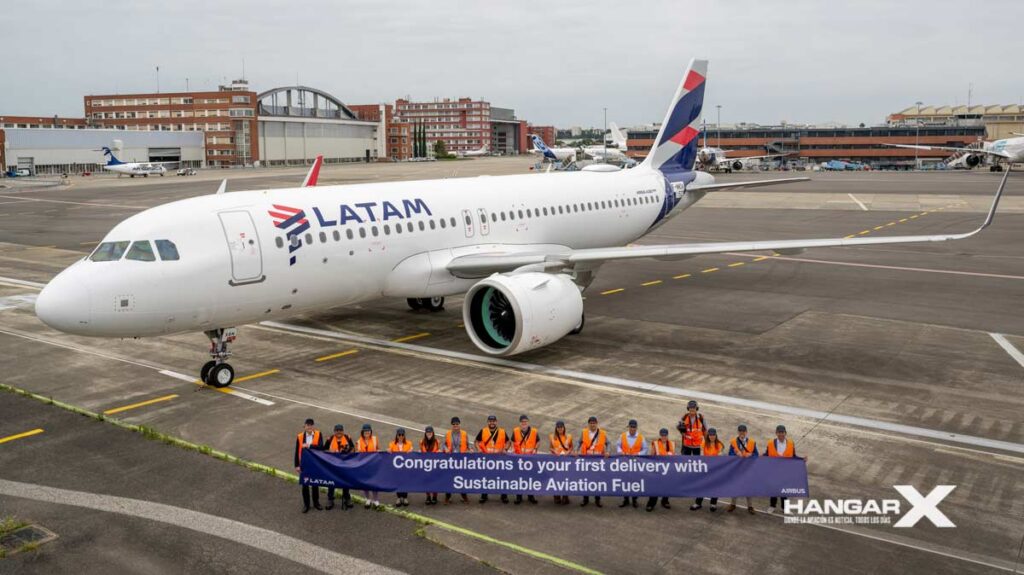 LATAM Airlines recibe un nuevo avión utilizando Combustible Sostenible de Aviación (SAF) LATAM Airlines recibe un nuevo avión utilizando Combustible Sostenible de Aviación (SAF)
