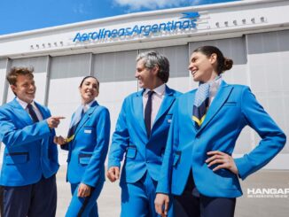 Nuevos uniformes de vuelo para el personal de Aerolíneas Argentinas