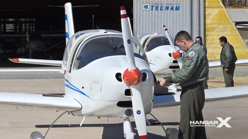Fuerza Aérea recibió dos Tecnam P2002JF para la formación de nuevos pilotos Tecnam P2002JF para la formación de nuevos pilotos de la Fuerza Aérea Argentina