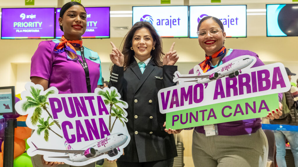 Arajet inicia vuelos desde Punta Cana conectando 14 destinos en América Personal de Arajet celebra el inicio de vuelos directos desde Punta Cana a 14 destinos en América, conectando el Caribe con nuevas rutas de la aerolínea de bajo costo.