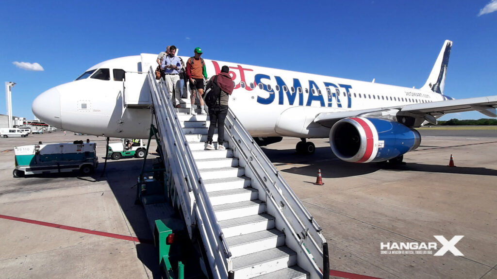 JetSMART traslada vuelos a Ezeiza por paro de transporte del 30 de octubre JetSMART traslada vuelos a Ezeiza por paro de transporte del 30 de octubre