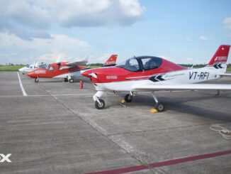Aeronave Tecnam P-Mentor de la flota de Redbird Flight Training Academy estacionadas en plataforma