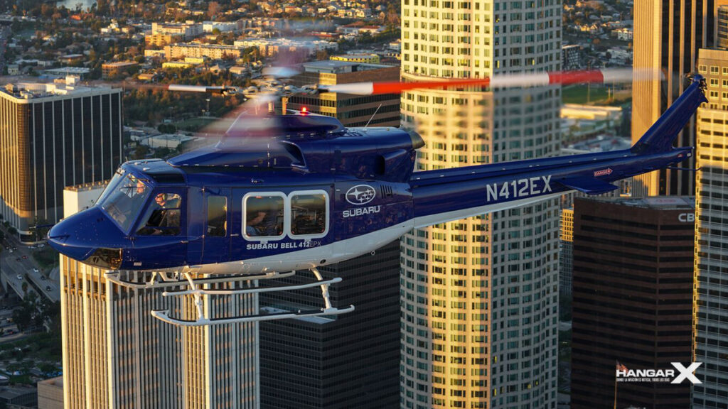 SUBARU Bell 412EPX obtiene certificación EASA para operar en Europa Helicóptero SUBARU Bell 412EPX en vuelo sobre una ciudad, modelo certificado por la EASA para operaciones en Europa.