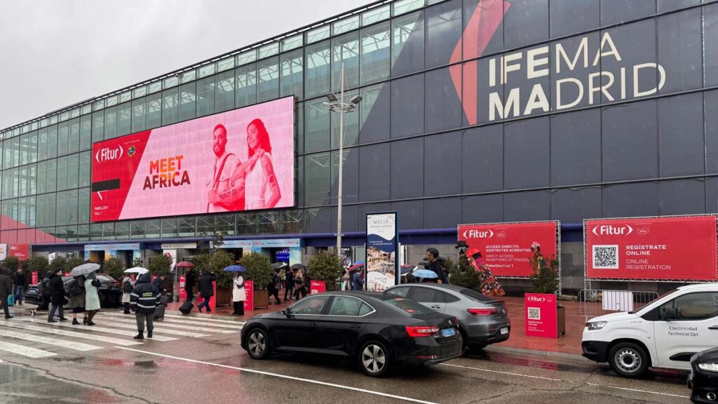 FITUR 2025 abre sus puertas con Brasil como país socio y más de 9.500 empresas FITUR 2025 abre sus puertas en IFEMA Madrid con visitantes llegando bajo la lluvia