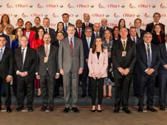 Inauguración de FITUR 2025 con los Reyes de España y autoridades, destacando a Brasil como país socio