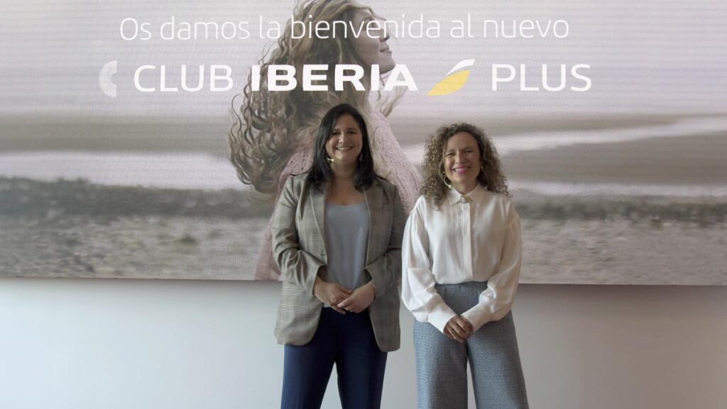 Iberia lanza Club Iberia Plus: más ventajas y una nueva forma de acumular puntos Presentación del nuevo Club Iberia Plus con directivas de Iberia