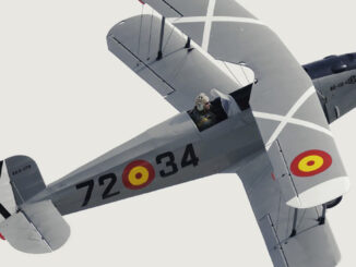 Avión histórico español en vuelo - Fundación ENAIRE subvenciones