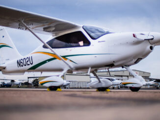 Avión Tecnam P2010 en la flota de entrenamiento de US Aviation Academy.