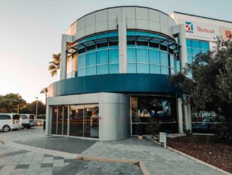 Fachada de Bell Training Academy en Valencia, sede europea de formación técnica certificada del Bell 429