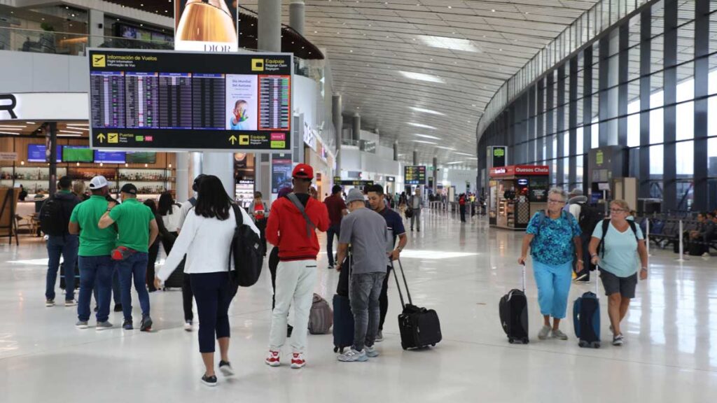Crecen pasajeros, vuelos y carga en el Aeropuerto de Tocumen durante el primer trimestre de 2025 Pasajeros en tránsito en la Terminal 2 del Aeropuerto Internacional de Tocumen durante el primer trimestre de 2025