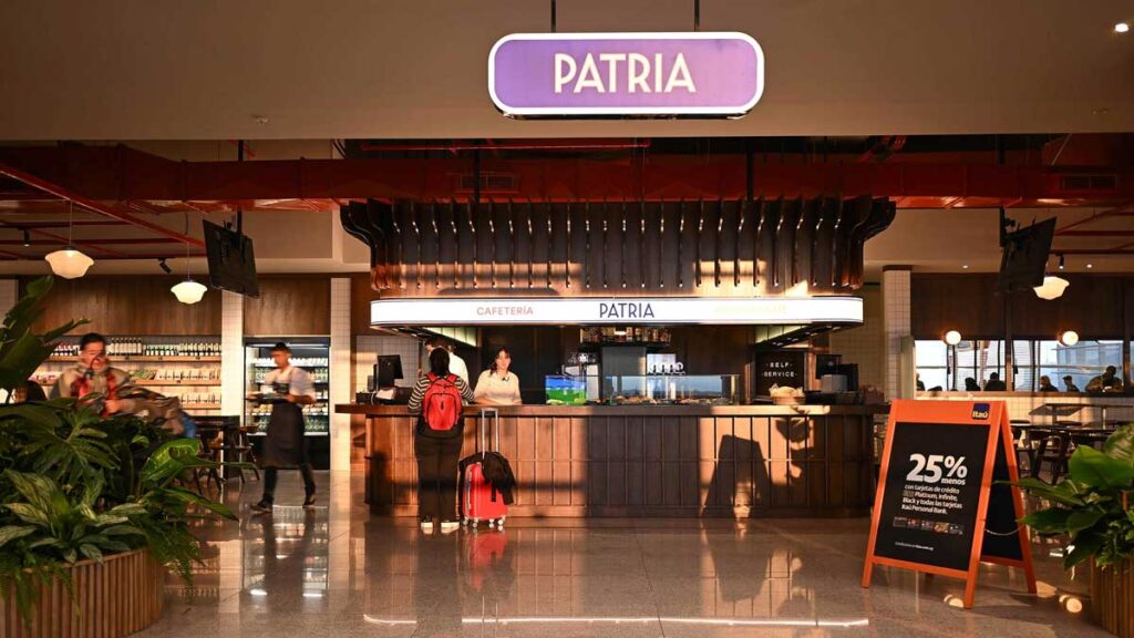Aeropuerto Internacional de Carrasco premiado por su propuesta gastronómica Cafetería Patria en el Aeropuerto Internacional de Carrasco, parte de la oferta gastronómica premiada en los FAB Awards 2025