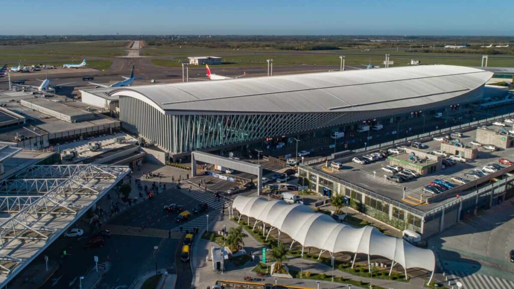 Ezeiza nominado entre los mejores aeropuertos del mundo en los Airport Honour Awards 2025 Vista aérea del Aeropuerto Internacional de Ezeiza nominado en los Airport Honour Awards 2025 como mejor aeropuerto del mundo