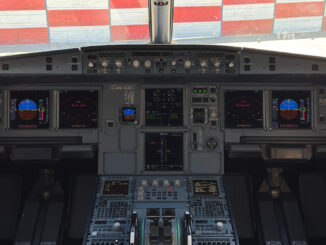 Cabina de un Airbus A321neo utilizada para ilustrar los cambios en licencias y habilitaciones de pilotos según la Resolución 651 de ANAC