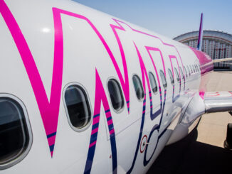 Avión de Wizz Air en operaciones en España con el logotipo visible en el fuselaje