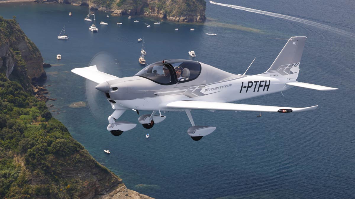 EAS Barcelona amplía su flota con dos nuevos Tecnam P-Mentor Avión Tecnam P-Mentor de EAS Barcelona durante un vuelo de entrenamiento ATPL integrado.