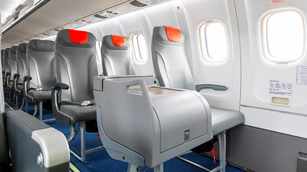 La Business Class del ATR 72-600 comenzará a implementarse en 2027 Asiento premium y mesa expandida en la cabina de un ATR 72-600, parte de la configuración Business Class X-Space Table.