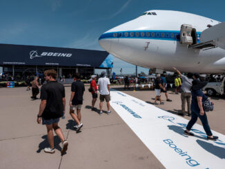 Exhibición de aeronaves en el Boeing Plaza durante la EAA AirVenture en Oshkosh.