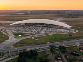 Terminal del Aeropuerto de Carrasco en Uruguay, reconocido con el Nivel 2 de certificación ACI en Experiencia del Cliente