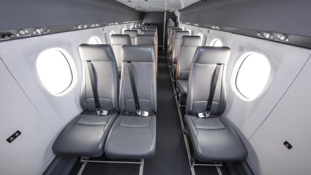 Configuración interior de 19 asientos del avión bimotor Cessna SkyCourier que Textron Aviation presentará en FIDAE 2026