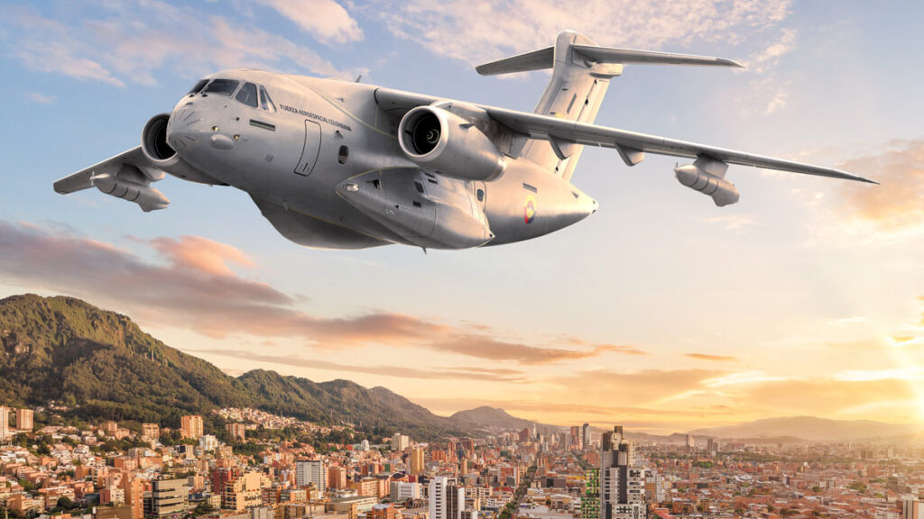 La Fuerza Aeroespacial Colombiana adquiere dos Embraer KC-390 Millennium Avión de transporte militar Embraer KC-390 Millennium con el esquema de la Fuerza Aeroespacial Colombiana volando sobre la ciudad de Bogotá.