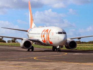 Avión Boeing 737 de GOL Linhas Aéreas rodando en pista, aeronave con la que operará los vuelos directos a Florianópolis.