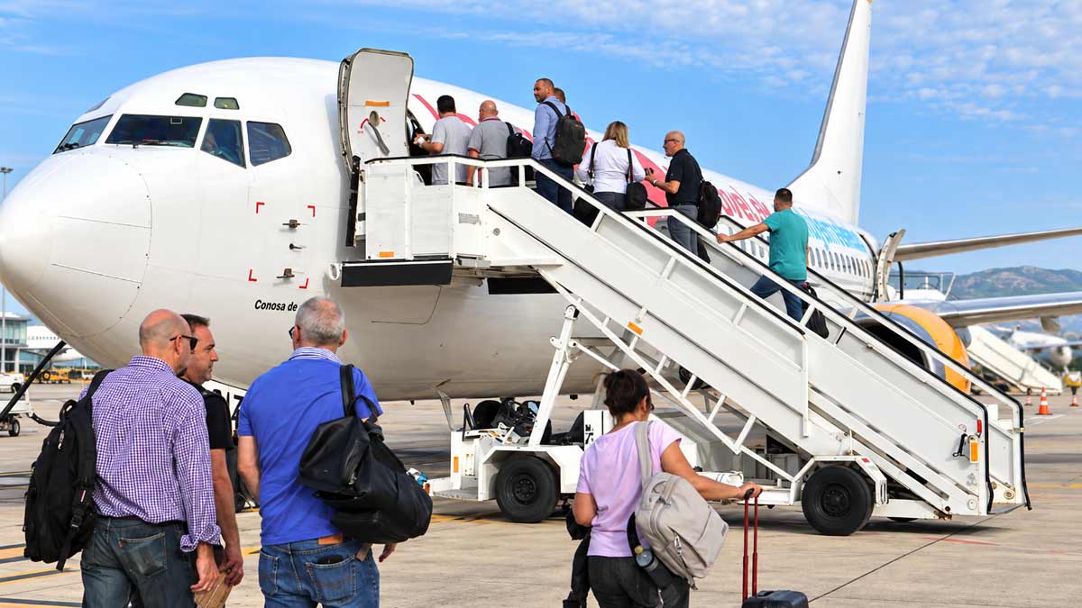Vuelos chárter en el aeropuerto de Castellón por la feria Cersaie: el operativo