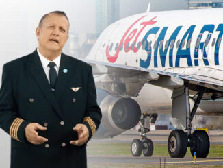 Pablo Biró, titular de la Asociación de Pilotos de Líneas Aéreas (APLA), en primer plano con un avión de JetSMART de fondo, en el marco del conflicto por los vuelos de cabotaje.