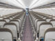 Vista interior de la cabina de pasajeros de un Airbus A320 de la aerolínea low-cost chilena JetSMART, autorizada para operar vuelos de cabotaje en Argentina